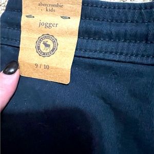 Youth Abercrombie bundle 2 size medium long sleeved shirts, 3 pants size 9/10
